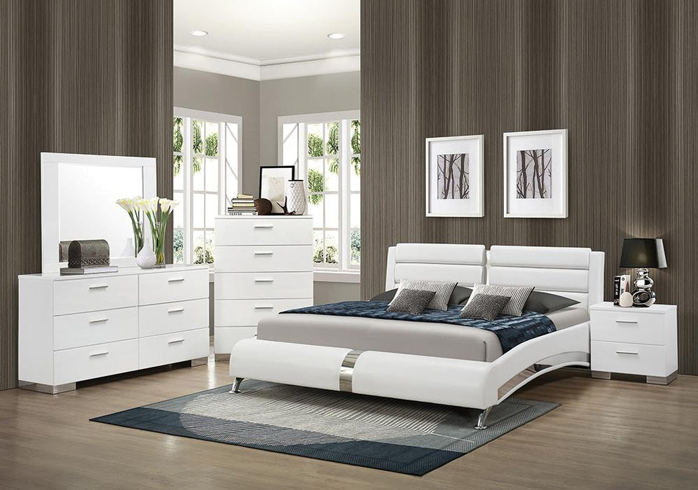 Jeremaine 5-piece California King Bedroom Set Glossy White - Royal Furniture & Gifts (MI) - Multi Location