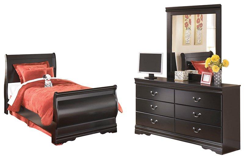 Huey Vineyard Bedroom Set - Royal Furniture & Gifts (MI) - Multi Location