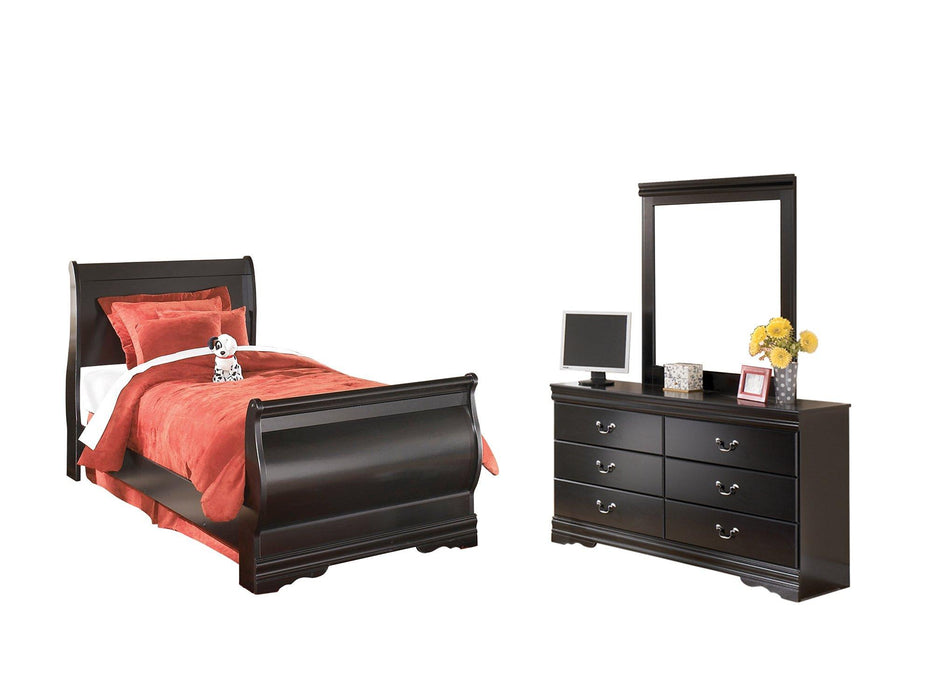 Huey Vineyard Bedroom Set - Royal Furniture & Gifts (MI) - Multi Location