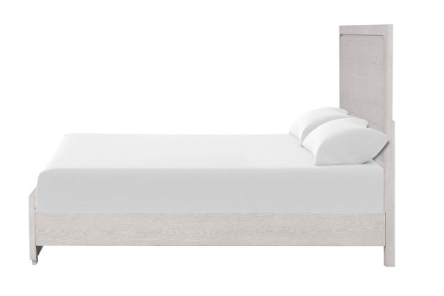 Crowthorne Queen Bedroom Set - Royal Furniture & Gifts (MI) - Multi Location