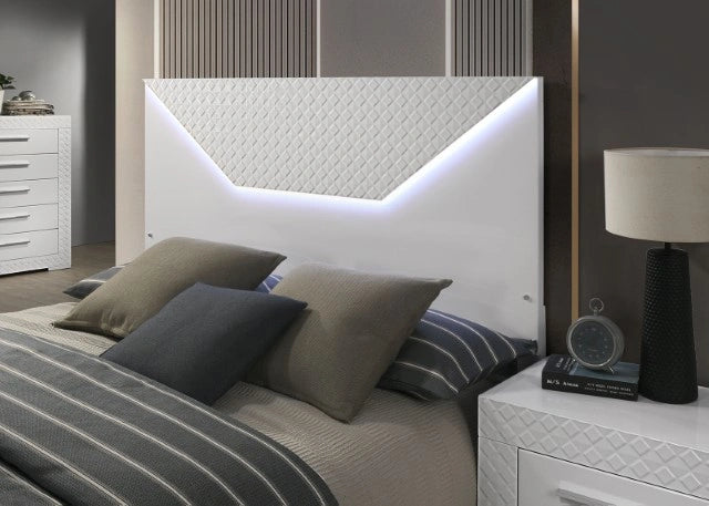 Whitby E.King & Queen Bed