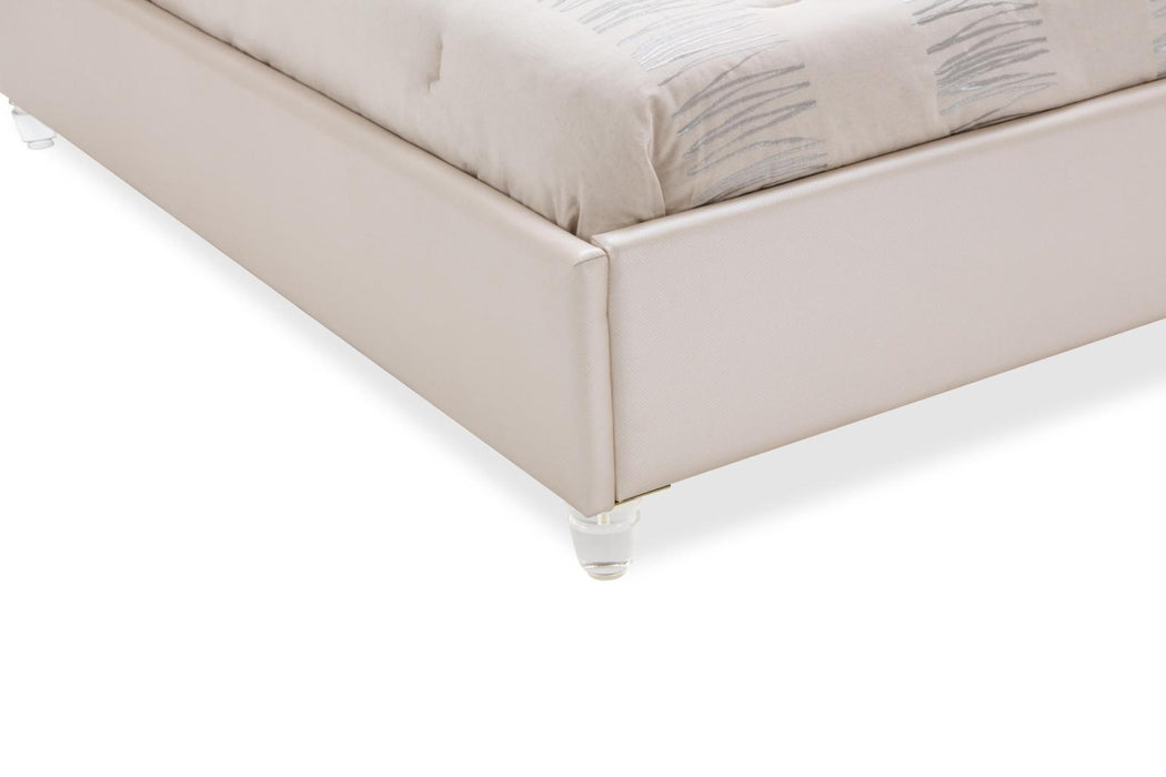 Glimmering Heights Queen Upholstered Bed in Ivory 9011000QN-111 - Royal Furniture & Gifts (MI) - Multi Location