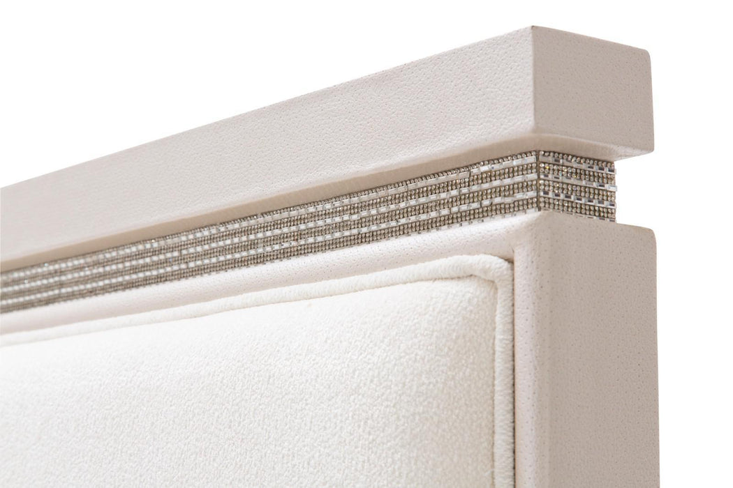Glimmering Heights Queen Upholstered Bed in Ivory 9011000QN-111 - Royal Furniture & Gifts (MI) - Multi Location