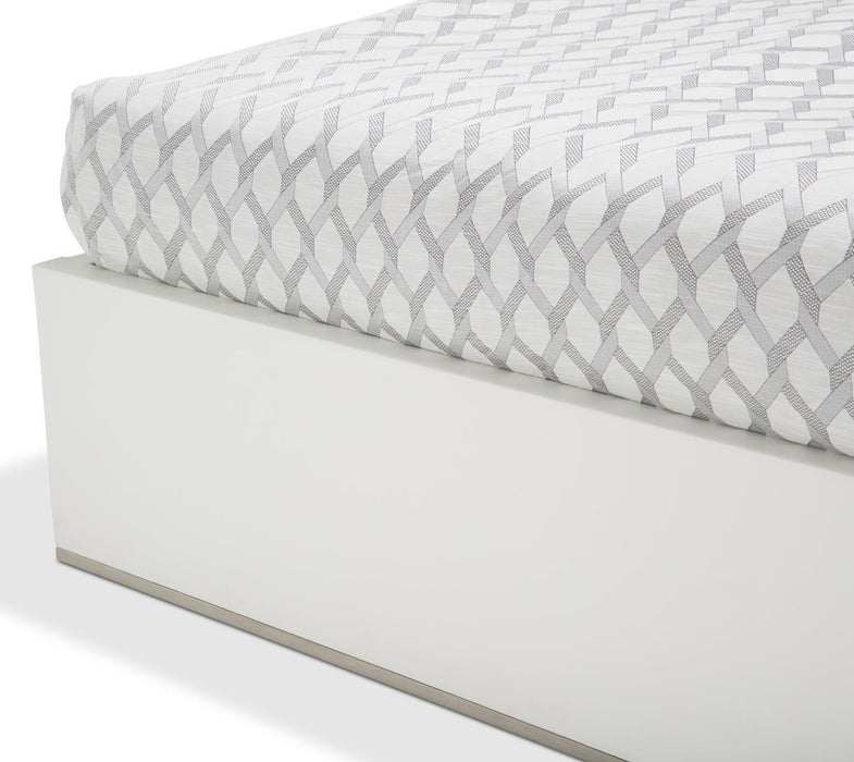 State St Queen Upholstered Panel Bed in Glossy White - Royal Furniture & Gifts (MI) - Multi Location