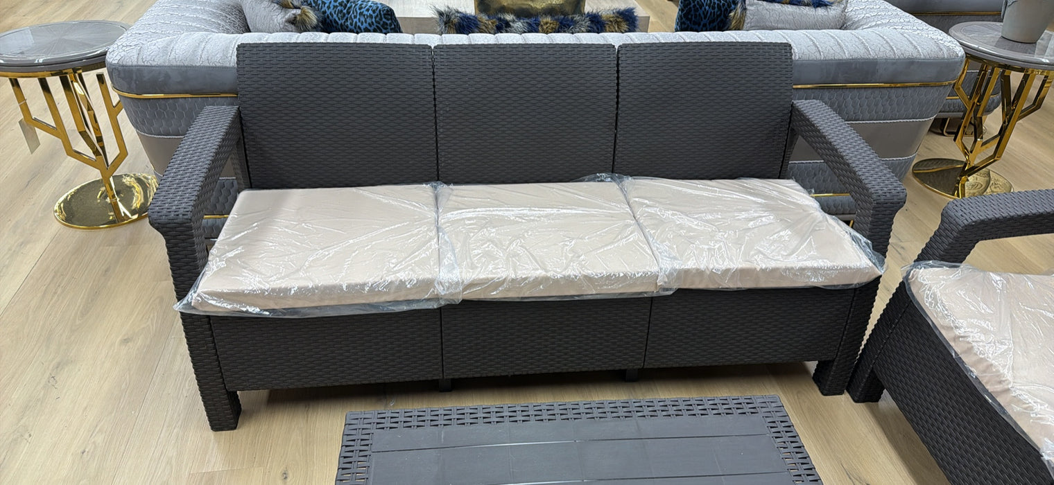 Royal Outdoor Set