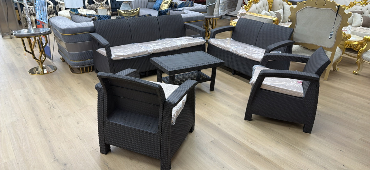 Royal Outdoor Set