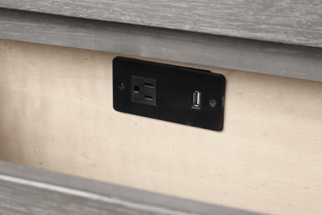 Crowthorne Nightstand - Royal Furniture & Gifts (MI) - Multi Location