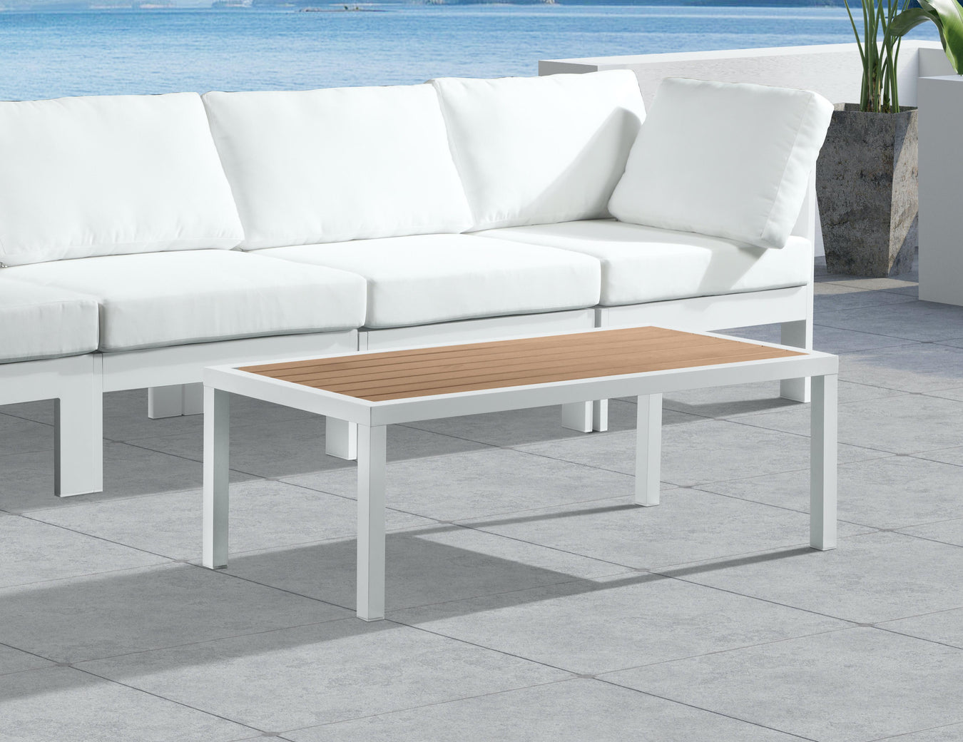 Aluminum / manufactured wood